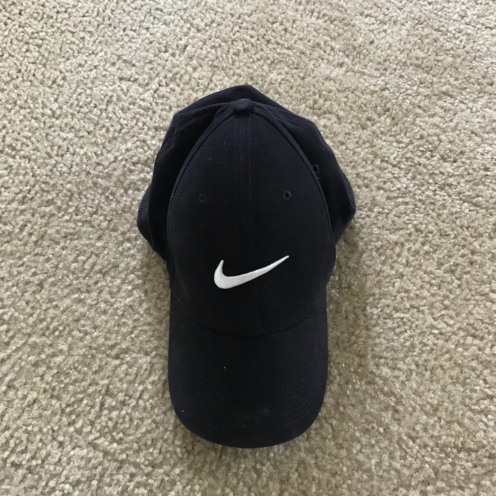 Black NIKE hat